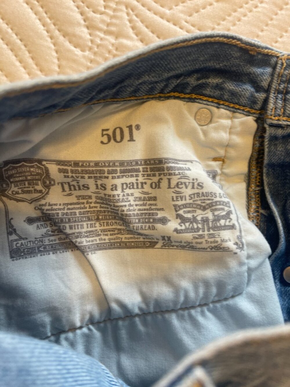 Levi's 501 Button Fly Distressed Denim Blue Jean Shorts Cut Offs High Rise 27 - Picture 4 of 5